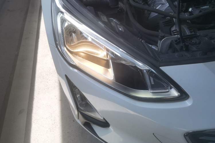 Used Ford Focus 2019 Sedan EcoBoost 180 Automatic Trend Edition Right Front Headlight
