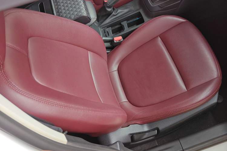 Used Ford Focus 2019 Sedan 1.5L Automatic FENGYUE Model China V Standard Right Front Seat