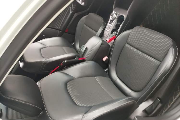 Used Ford Focus 2019 Sedan EcoBoost 125 Automatic Trendy Model China V Standard Right Front Seat