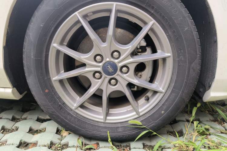 Used Ford Focus 2019 Hatchback 1.5L Automatic Fengeyue Model China VI Standard Right Front Wheel Hub