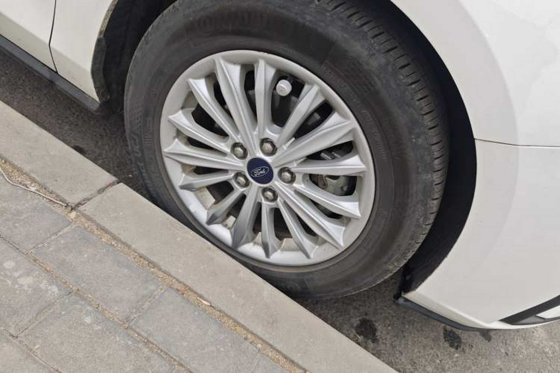 Used Ford Focus 2019 Sedan EcoBoost 125 Automatic Trendy Model China VI Standard Right Front Wheel Hub