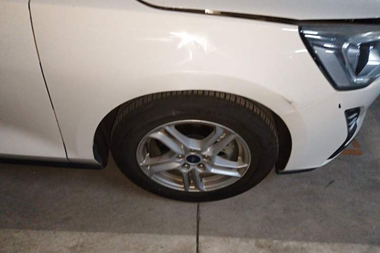 Used Ford Focus 2019 Sedan 1.5L Automatic FENGYUE Model China V Standard Right Front Wheel Hub