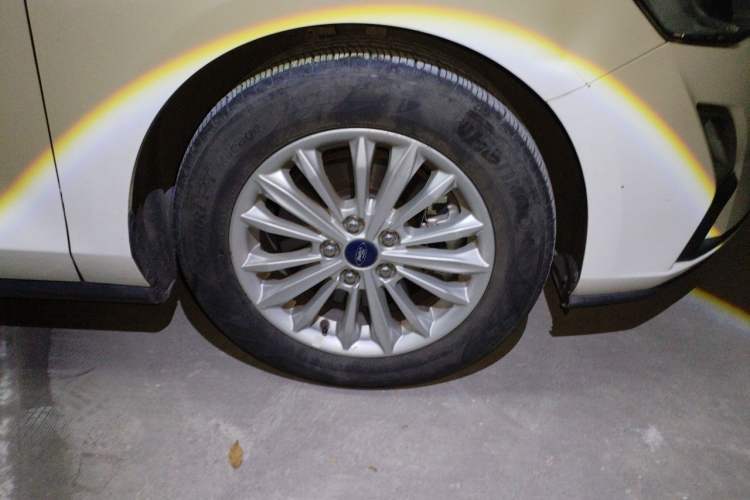 Used Ford Focus 2019 Hatchback EcoBoost 180 Automatic Trendy Model Right Front Wheel Hub