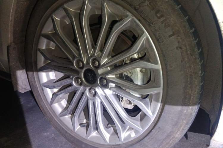 Used Ford Focus 2019 Sedan EcoBoost 180 Automatic Titanium Edition Right Front Wheel Hub