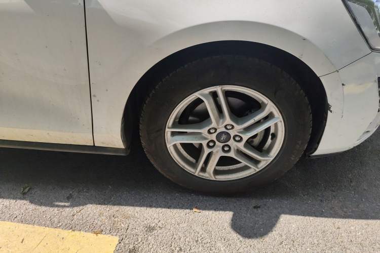 Used Ford Focus 2019 Hatchback 1.5L Automatic Sharp Edition China V Standard Right Front Wheel Hub