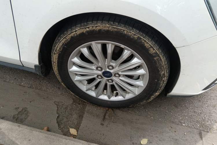 Used Ford Focus 2019 Hatchback EcoBoost 180 Automatic Trendy Model Right Front Wheel Hub