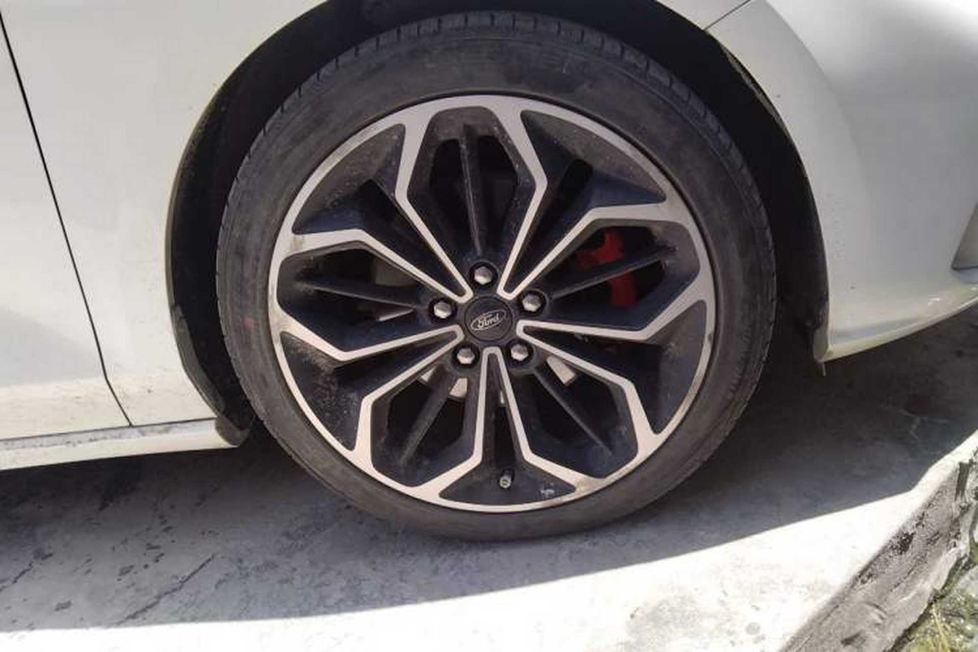 Used Ford Focus 2019 Sedan EcoBoost 180 Automatic ST Line Right Front Wheel Hub