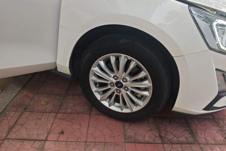 Used Ford Focus 2019 Hatchback EcoBoost 180 Automatic Trendy Model Right Front Wheel Hub