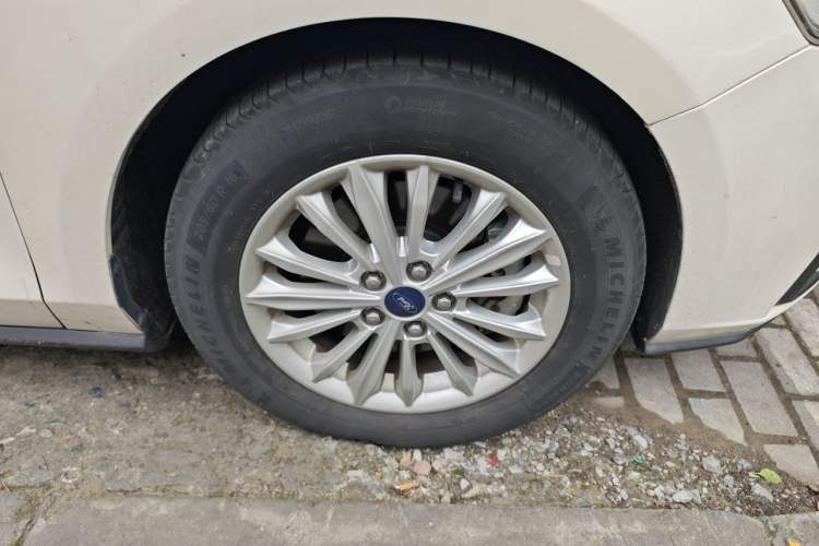 Used Ford Focus 2019 Hatchback EcoBoost 180 Automatic Trendy Model Right Front Wheel Hub