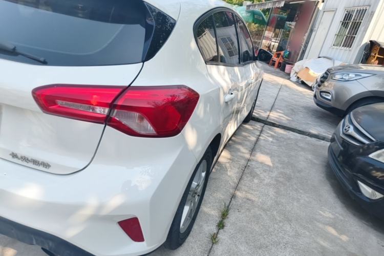 Used Ford Focus 2019 Hatchback 1.5L Automatic Sharp Edition China V Standard Right Rear Taillight