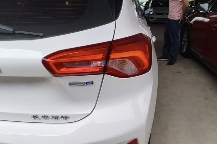 Used Ford Focus 2019 Hatchback EcoBoost 180 Automatic Titanium Edition Right Rear Taillight