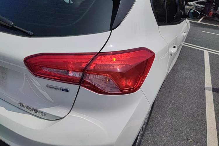 Used Ford Focus 2019 Hatchback EcoBoost 180 Automatic Trendy Model Right Rear Taillight