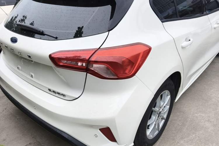 Used Ford Focus 2019 Hatchback 1.5L Automatic Fengeyue Model China VI Standard Right Rear Taillight