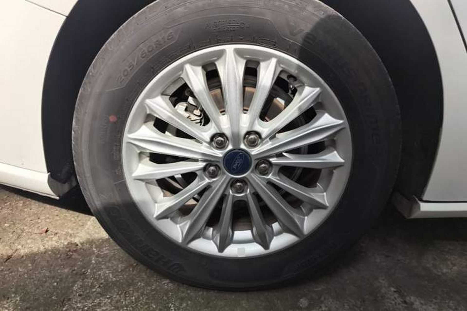 Used Ford Focus 2019 Sedan EcoBoost 125 Automatic Trendy Model China V Standard Right Rear Wheel Hub