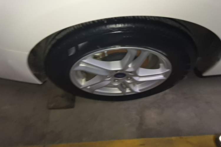 Used Ford Focus 2019 Sedan 1.5L Automatic FENGYUE Model China V Standard Right Rear Wheel Hub