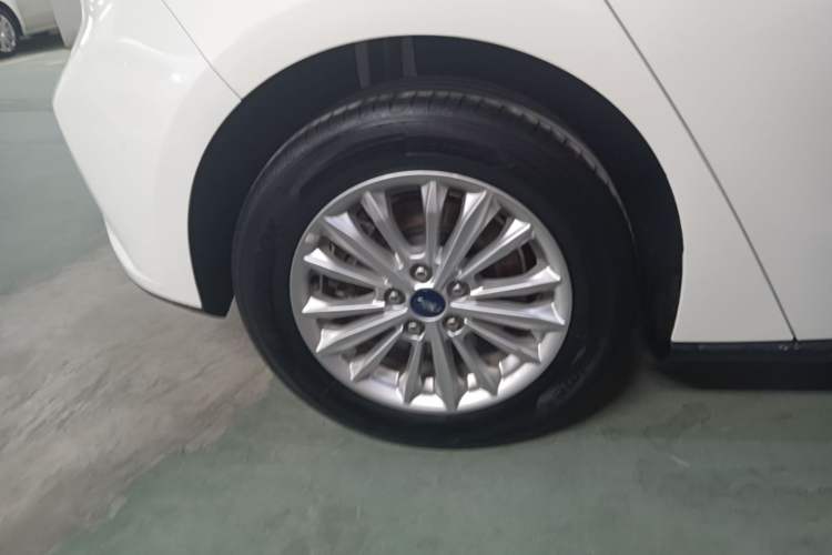 Used Ford Focus 2019 Hatchback EcoBoost 180 Automatic Trendy Model Right Rear Wheel Hub