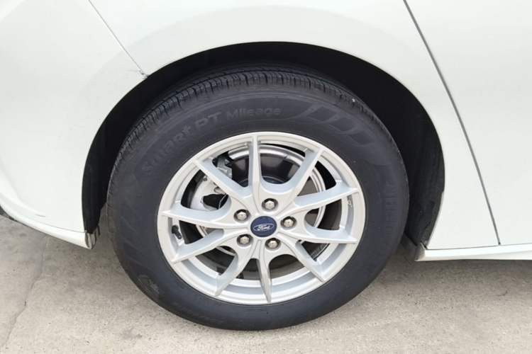 Used Ford Focus 2019 Hatchback 1.5L Automatic Fengeyue Model China VI Standard Right Rear Wheel Hub