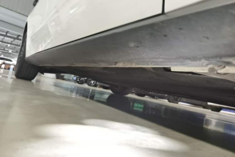 Used Ford Focus 2019 Sedan EcoBoost 180 Automatic Trend Edition Right Side Sill