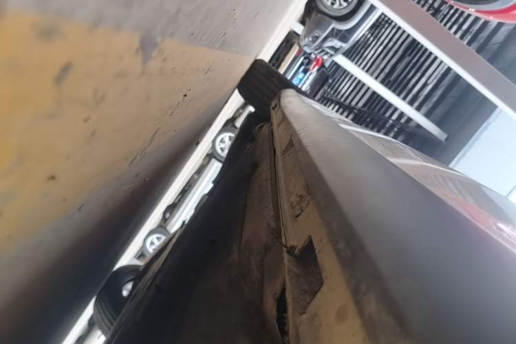 Used Ford Focus 2019 Hatchback EcoBoost 180 Automatic Titanium Edition Right Side Sill