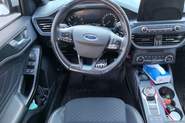 Used Ford Focus 2019 Sedan EcoBoost 180 Automatic ST Line Steering Wheel