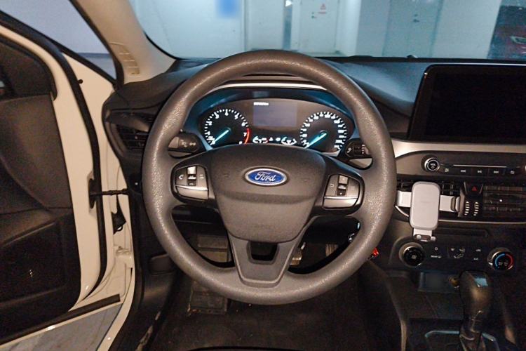 Used Ford Focus 2019 Sedan 1.5L Automatic FENGYUE Model China V Standard Steering Wheel