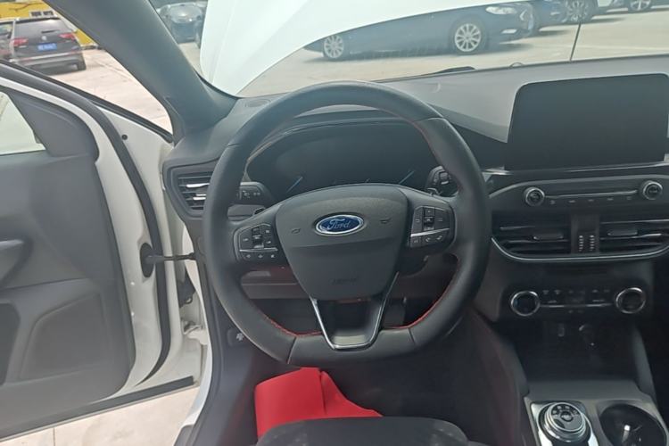 Used Ford Focus 2019 Sedan EcoBoost 180 Automatic ST Line Steering Wheel