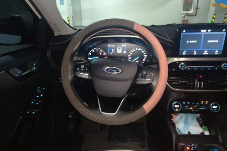 Used Ford Focus 2019 Sedan EcoBoost 180 Automatic Trend Edition Steering Wheel