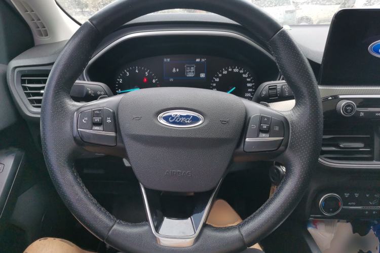 Used Ford Focus 2019 Sedan EcoBoost 180 Automatic Trend Edition Steering Wheel