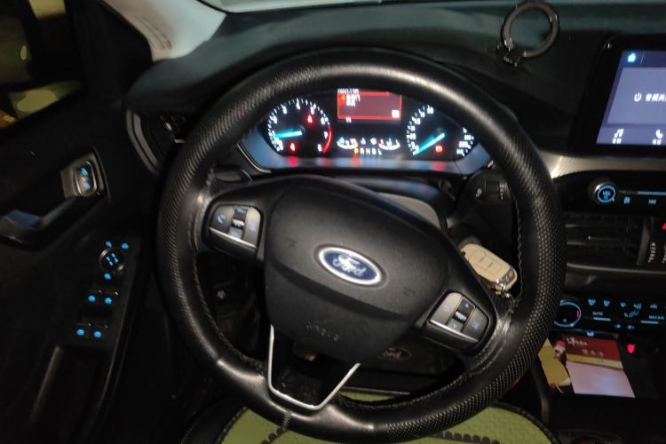 Used Ford Focus 2019 Sedan EcoBoost 125 Automatic Trendy Model China V Standard Steering Wheel