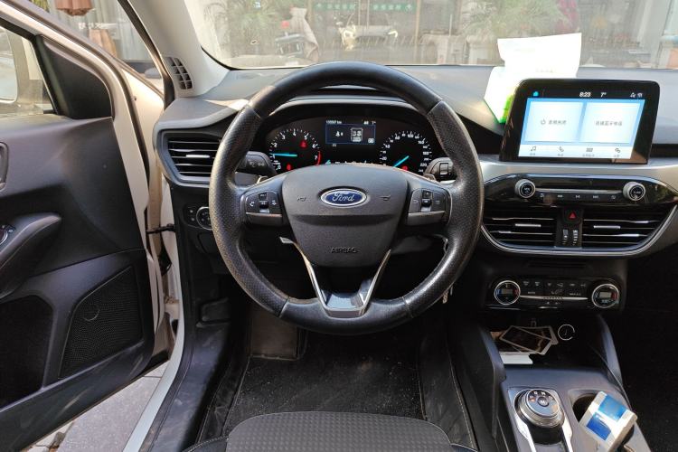 Used Ford Focus 2019 Sedan EcoBoost 180 Automatic Trend Edition Steering Wheel