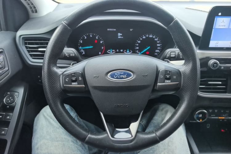 Used Ford Focus 2019 Sedan EcoBoost 180 Automatic Trend Edition Steering Wheel