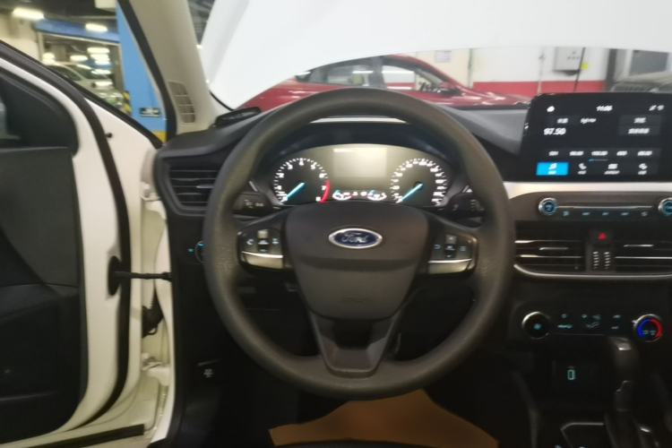 Used Ford Focus 2019 Sedan 1.5L Automatic FENGYUE Model China V Standard Steering Wheel