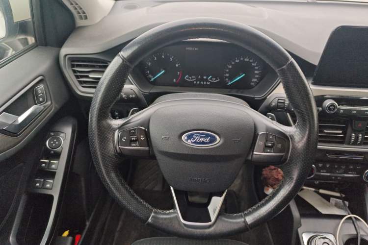 Used Ford Focus 2019 Sedan EcoBoost 180 Automatic Trend Edition Steering Wheel