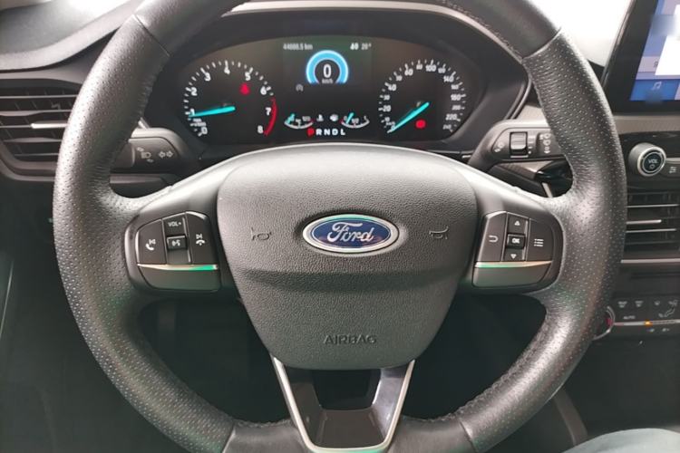 Used Ford Focus 2019 Sedan EcoBoost 125 Automatic Trendy Model China V Standard Steering Wheel
