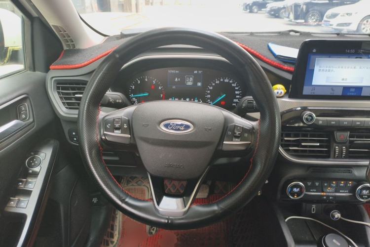 Used Ford Focus 2019 Sedan EcoBoost 125 Automatic Trendy Model China V Standard Steering Wheel