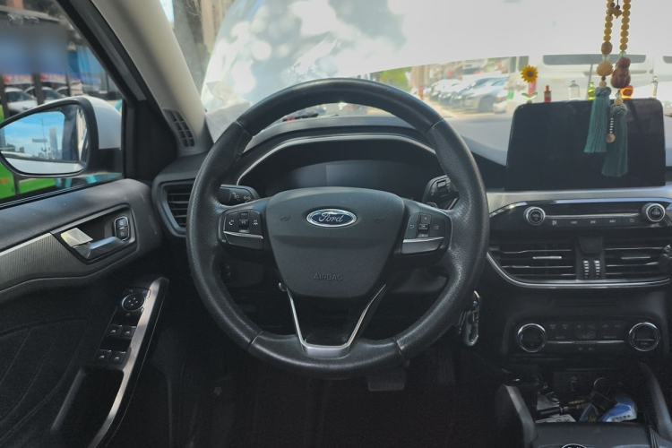 Used Ford Focus 2019 Hatchback EcoBoost 180 Automatic Trendy Model Steering Wheel