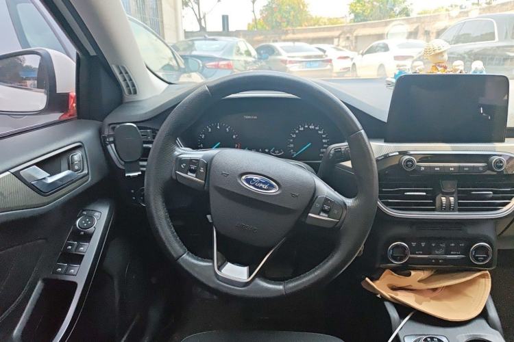 Used Ford Focus 2019 Two-Door EcoBoost 125 Automatic Trendy Model China VI Standard Steering Wheel