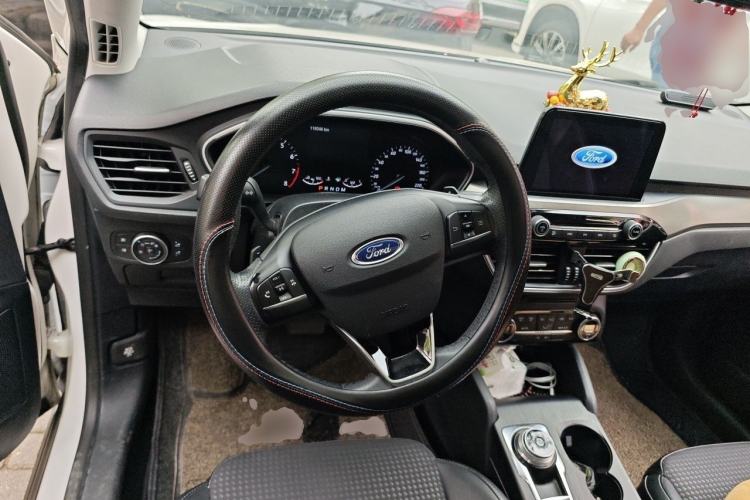 Used Ford Focus 2019 Hatchback EcoBoost 180 Automatic Trendy Model Steering Wheel