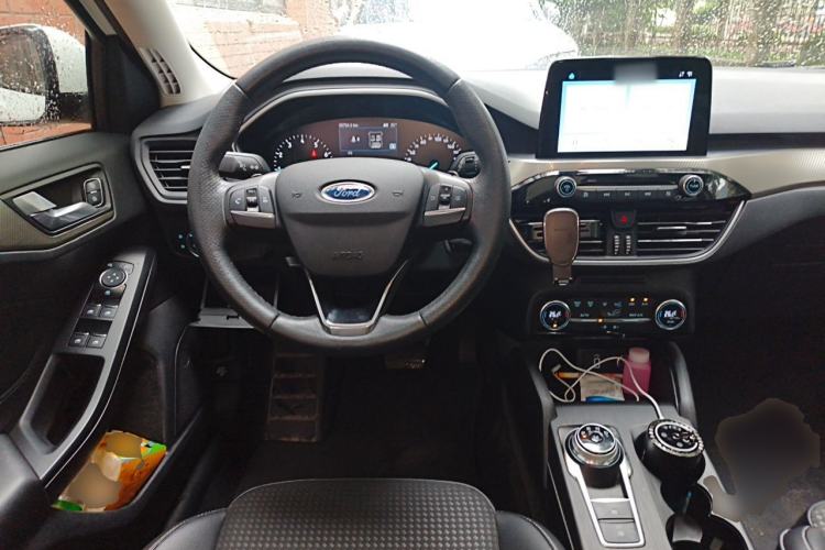 Used Ford Focus 2019 Hatchback EcoBoost 180 Automatic Trendy Model Steering Wheel