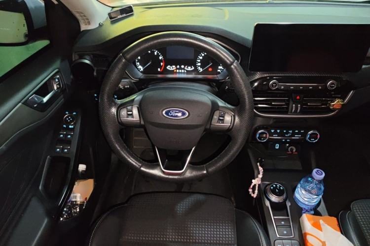 Used Ford Focus 2019 Sedan EcoBoost 125 Automatic Trendy Model China VI Standard Steering Wheel