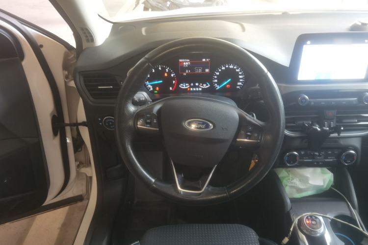 Used Ford Focus 2019 Sedan EcoBoost 180 Automatic Trend Edition Steering Wheel