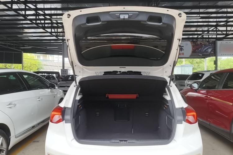 Used Ford Focus 2019 Hatchback EcoBoost 180 Automatic Titanium Edition Trunk