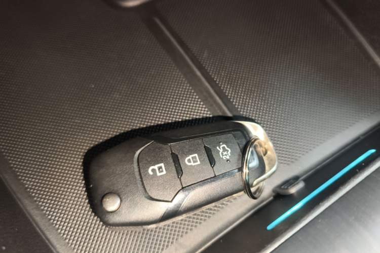 Used Ford Focus 2019 Sedan EcoBoost 125 Automatic Trendy Model China V Standard Vehicle Key