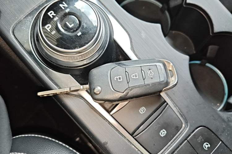 Used Ford Focus 2019 Sedan EcoBoost 125 Automatic Trendy Model China VI Standard Vehicle Key