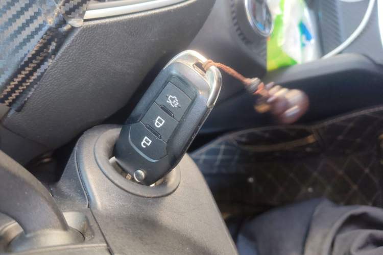 Used Ford Focus 2019 Sedan EcoBoost 125 Automatic Trendy Model China V Standard Vehicle Key