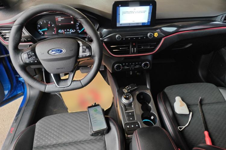 Used Ford Focus 2019 Hatchback EcoBoost 180 Automatic ST Line Center Console
