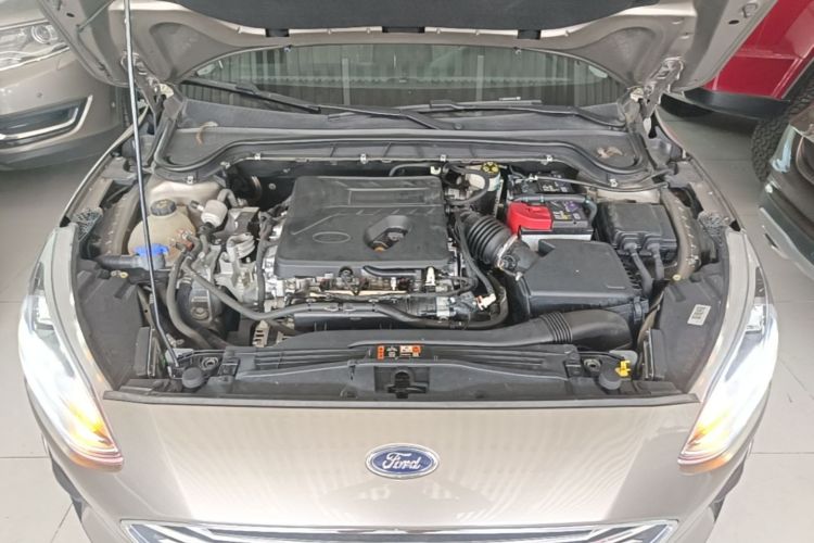 Used Ford Focus 2019 Sedan EcoBoost 180 Automatic Titanium Edition Engine Bay