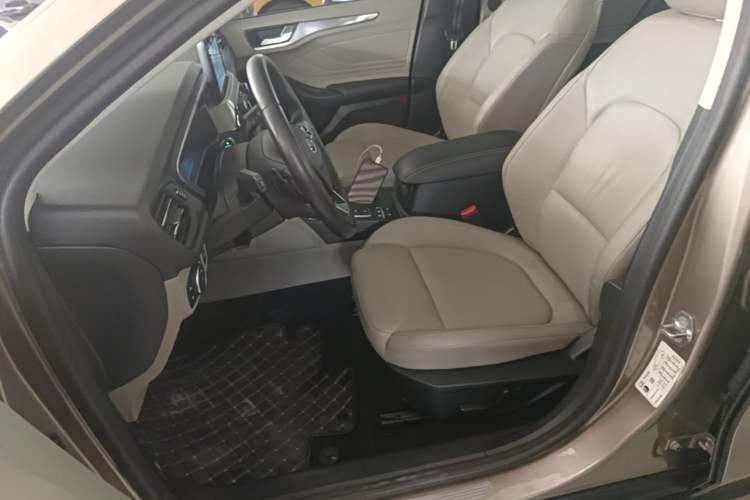 Used Ford Focus 2019 Sedan EcoBoost 180 Automatic Titanium Edition Left Front Seat