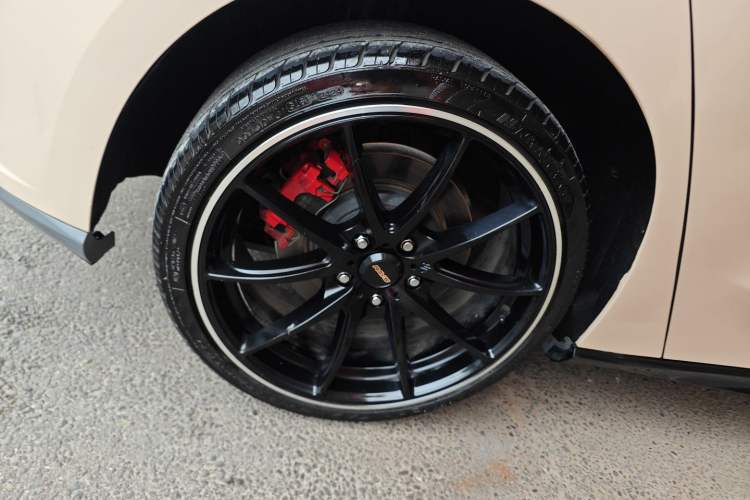 Used Ford Focus 2019 Hatchback EcoBoost 180 Automatic ST Line Right Rear Wheel Hub