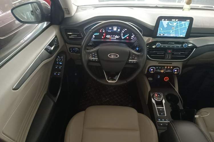 Used Ford Focus 2019 Sedan EcoBoost 180 Automatic Titanium Edition Steering Wheel